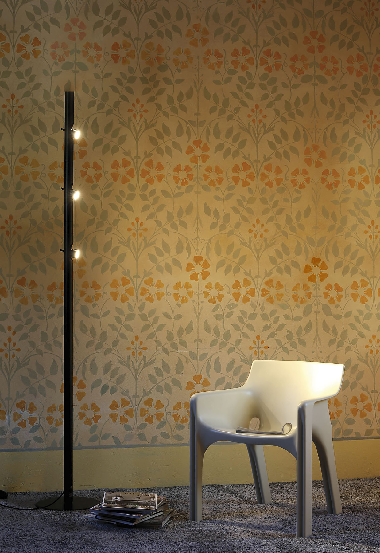 CALABRONE FLOOR LAMP