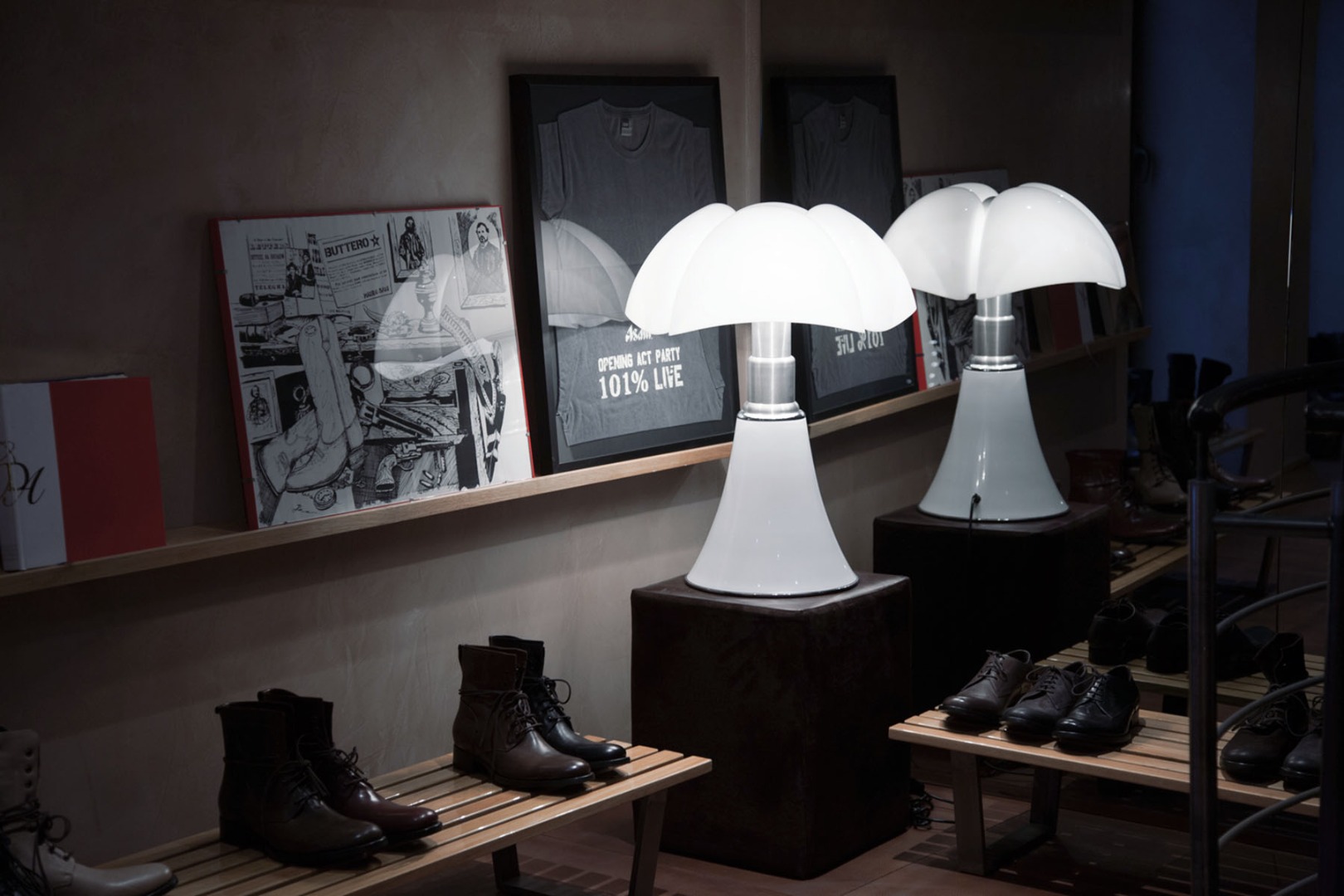 PIPISTRELLO TABLE LAMP