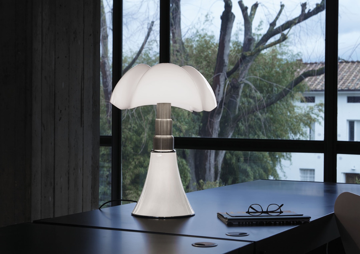 PIPISTRELLO TABLE LAMP