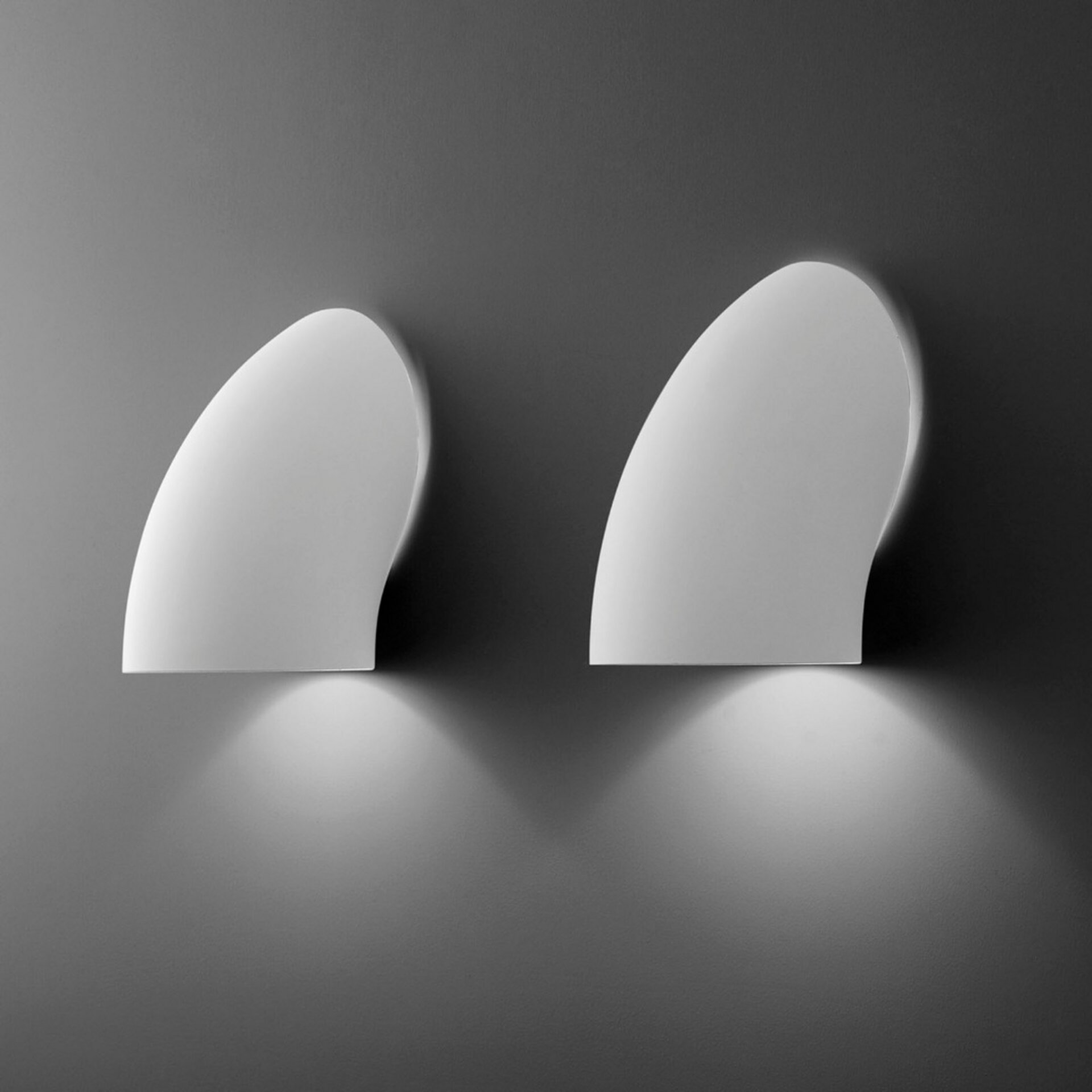 GOMITO WALL LAMP