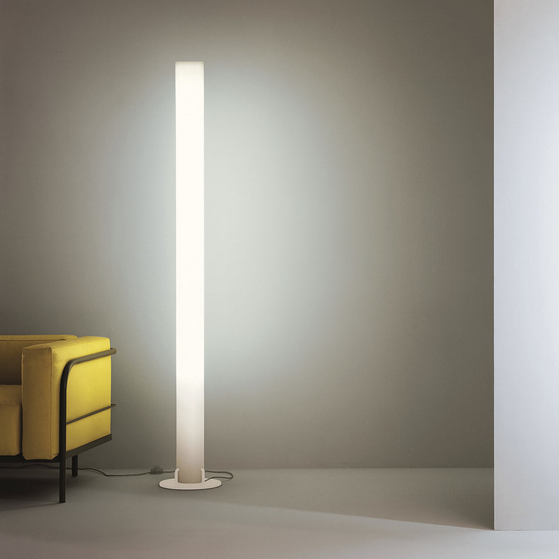 PISTILLO FLOOR LAMP
