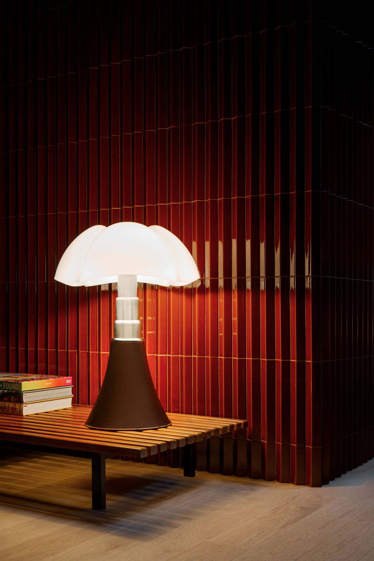 PIPISTRELLO TABLE LAMP