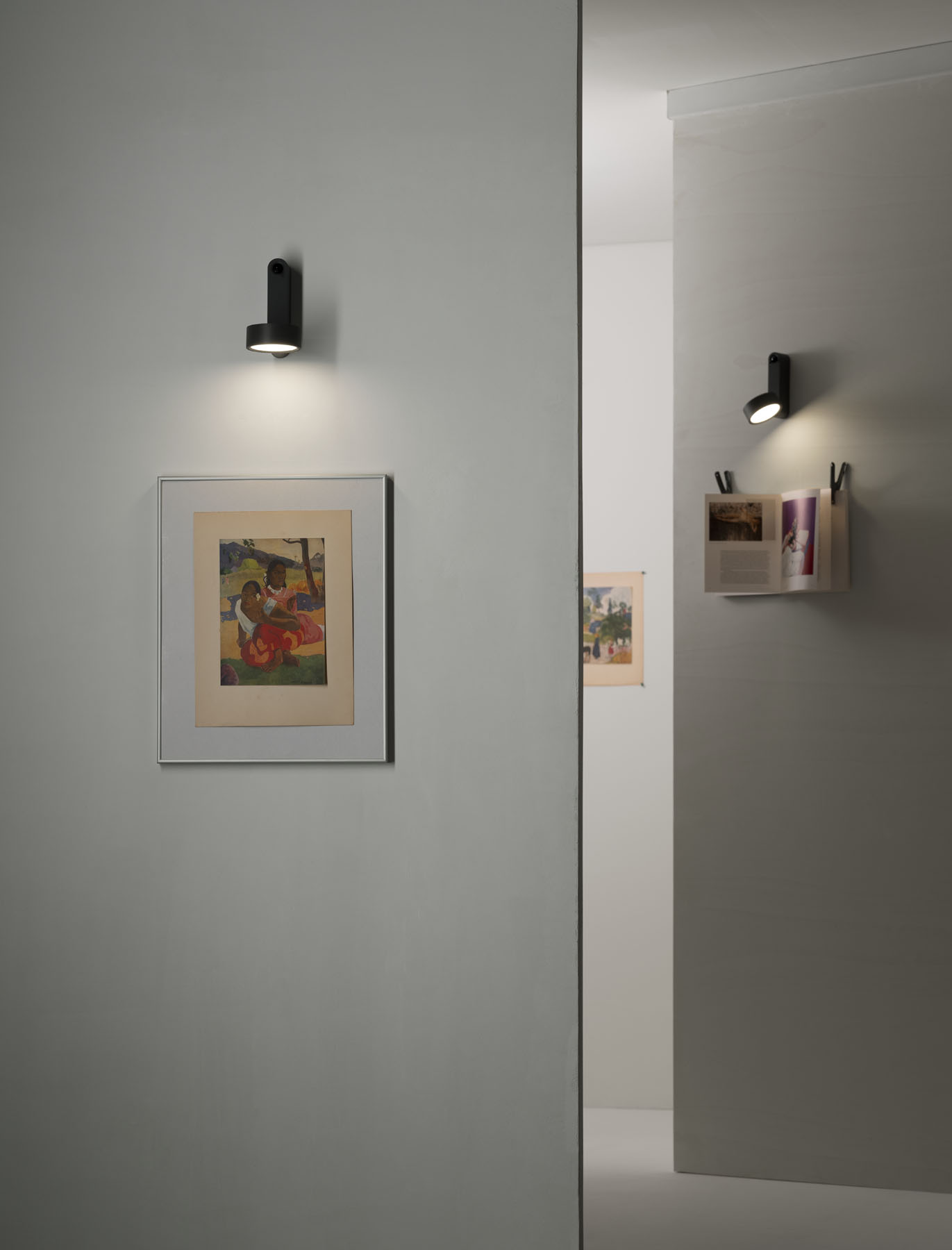 TOGGLE WALL LAMP
